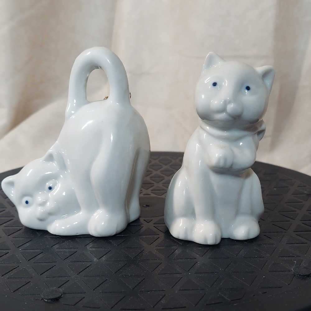 Vintage 1982 Spencer Gifts White Porcelain Cat Bell Figurines Set of 2